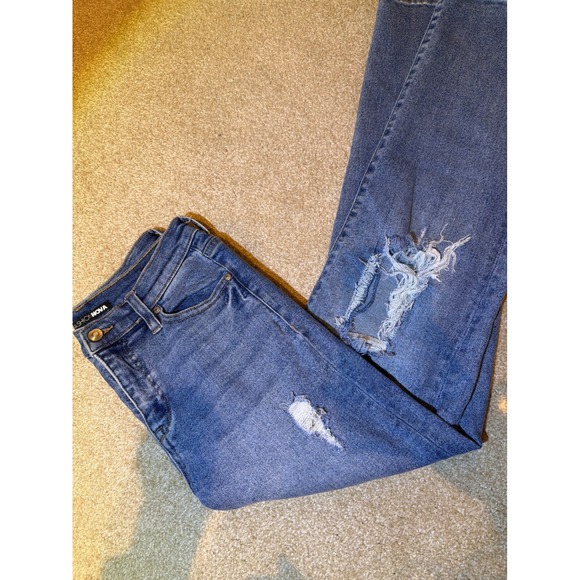 Fashion Nova Distressed Skinny Jeans Medium Wash Blue Ripped Denim Size 7/28 - Picture 3 of 5